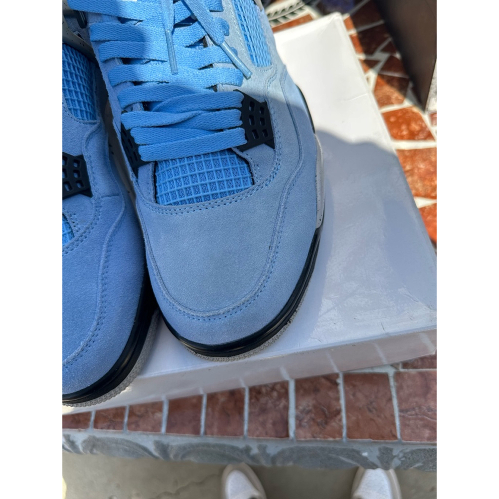 US seller Jordan 4 Retro University Blue Size 9.5 Sneakers ct85271-400 defective - Picture 4 of 5